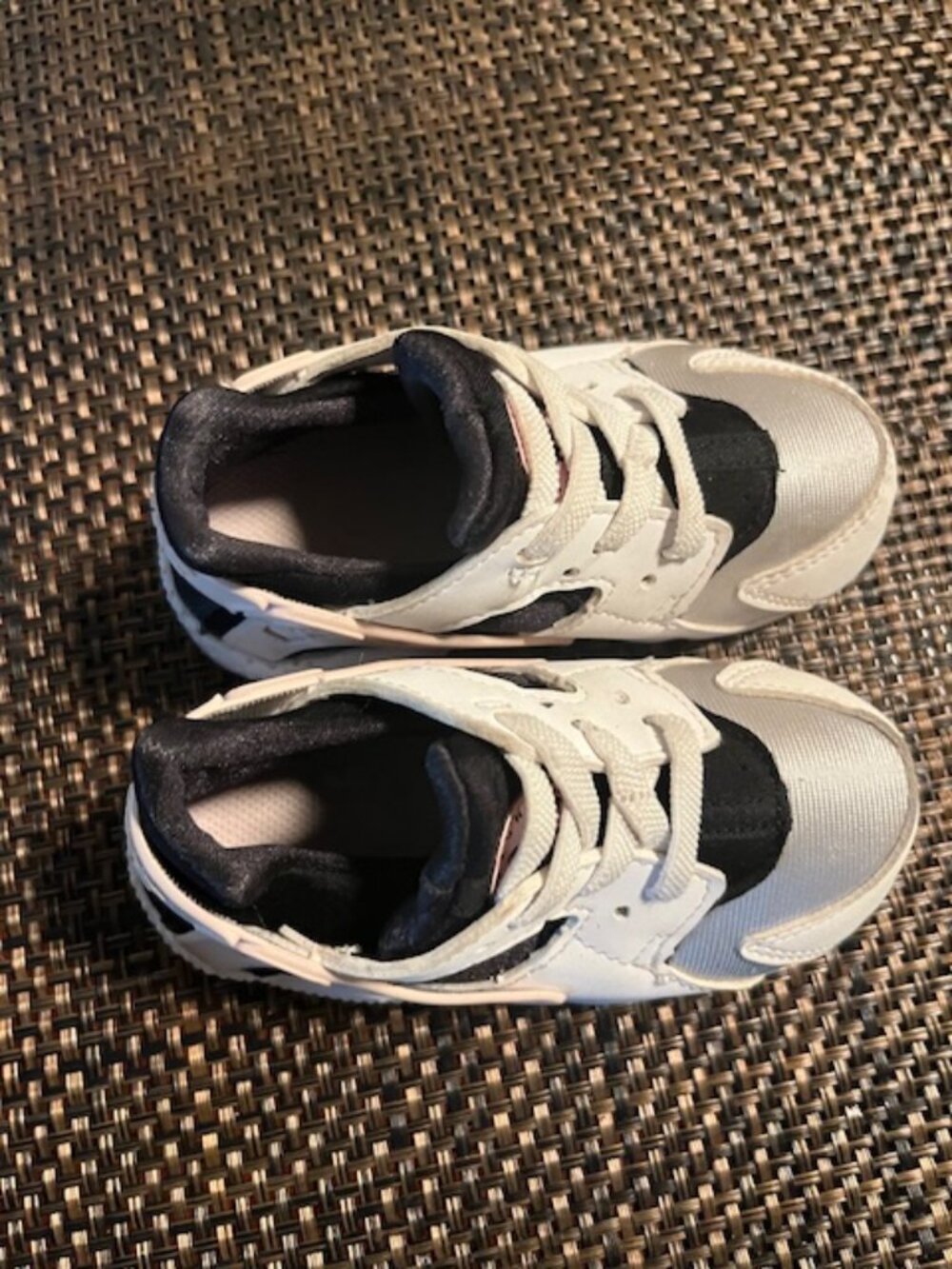 Nike Huarache Toddler Shoes Black White Size 7C